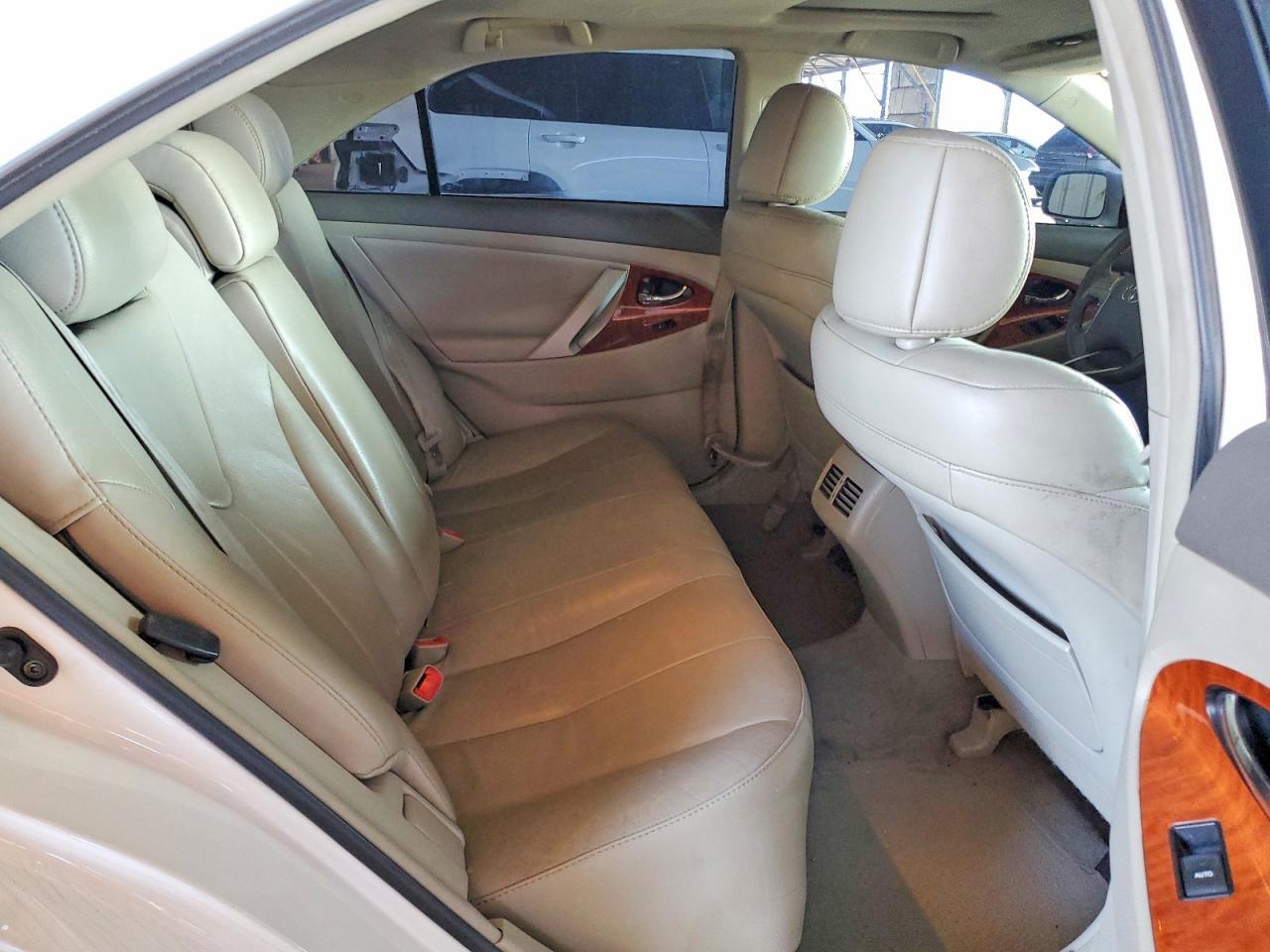 2010 TOYOTA CAMRY XLE V6 — Фото 10 из 12
