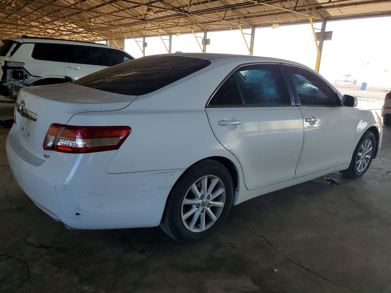 2010 TOYOTA CAMRY XLE V6 — Фото 3 из 12