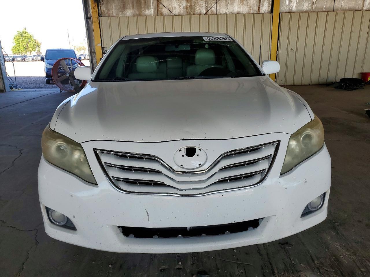 2010 TOYOTA CAMRY XLE V6 — Фото 5 из 12