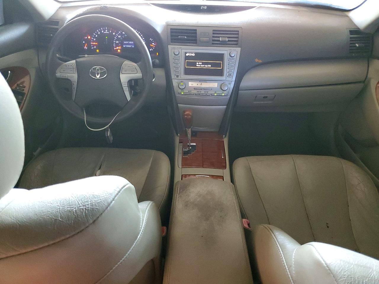 2010 TOYOTA CAMRY XLE V6 — Фото 8 из 12