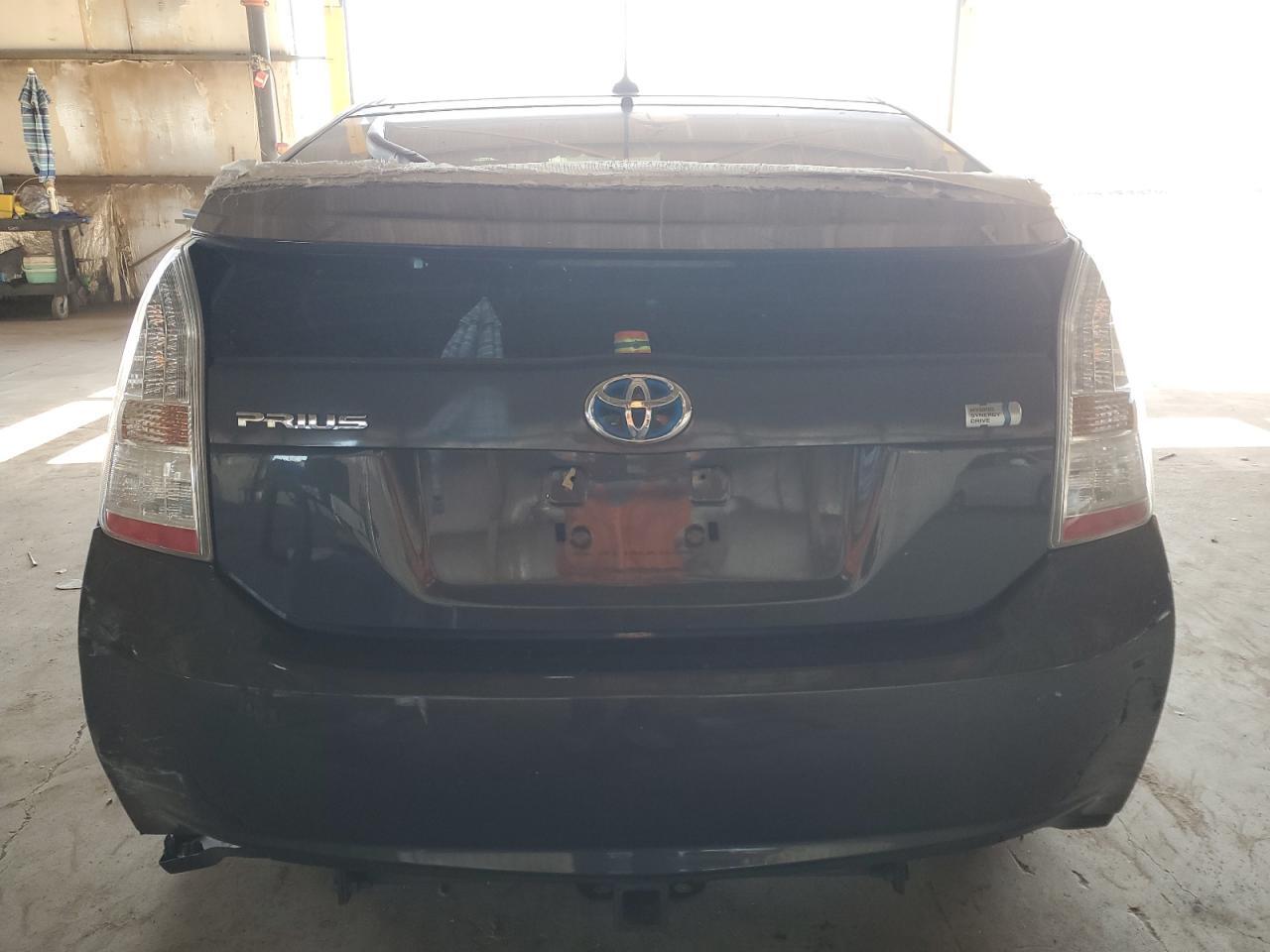 2010 TOYOTA PRIUS — Фото 6 из 12