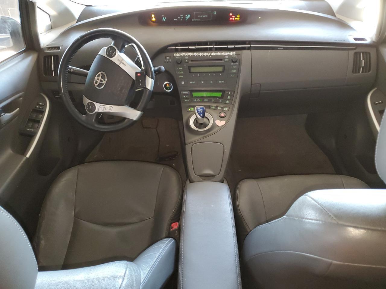 2010 TOYOTA PRIUS — Фото 8 из 12