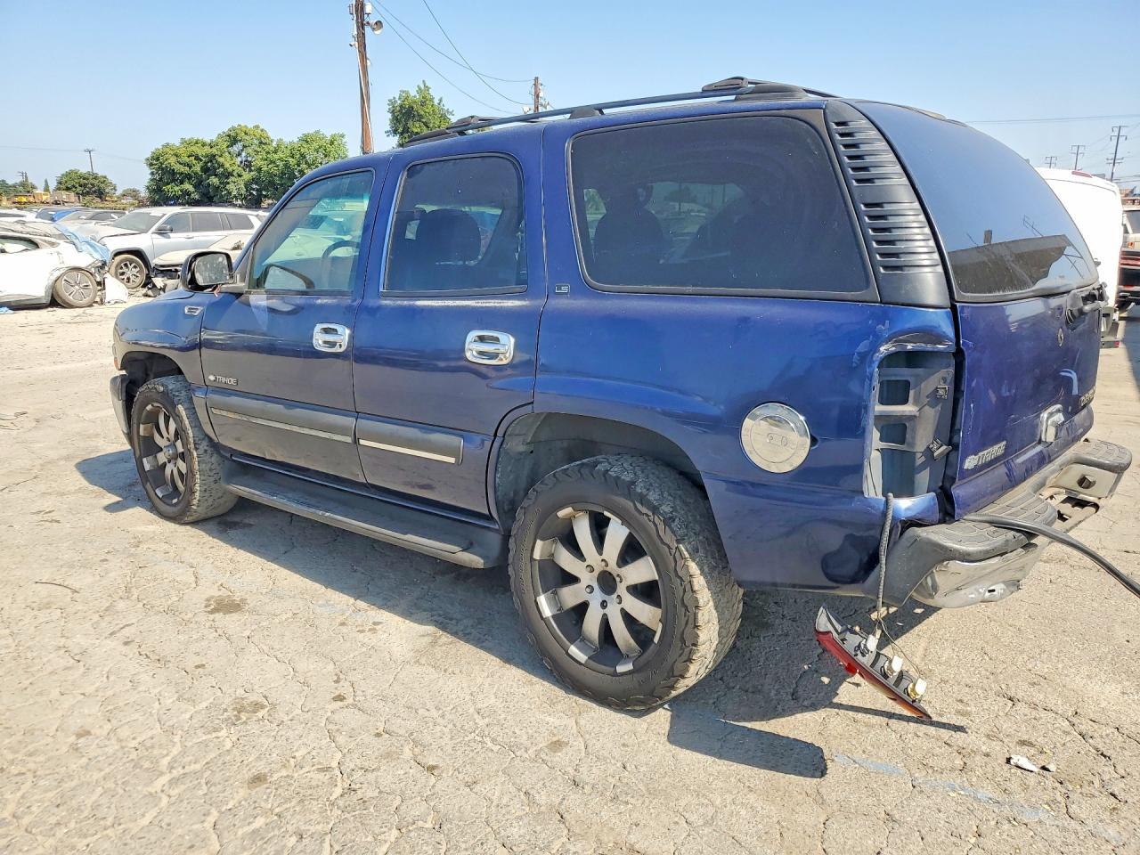 2002 CHEVROLET TAHOE C1500 — Фото 2 из 13