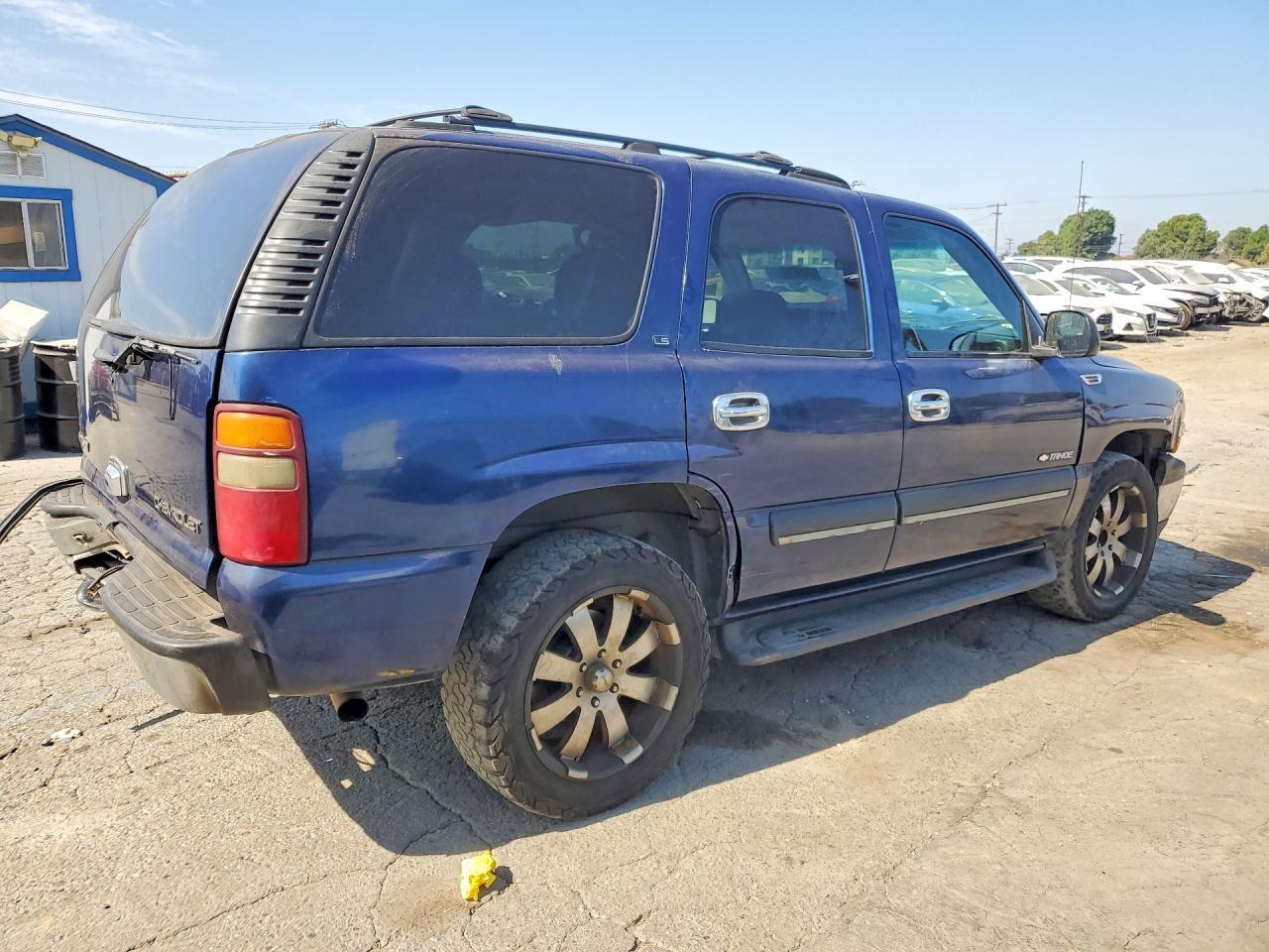 2002 CHEVROLET TAHOE C1500 — Фото 3 из 13