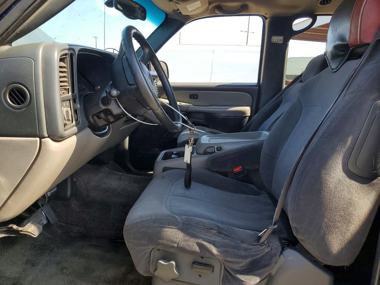 2002 CHEVROLET TAHOE C1500 — Фото 7 из 13
