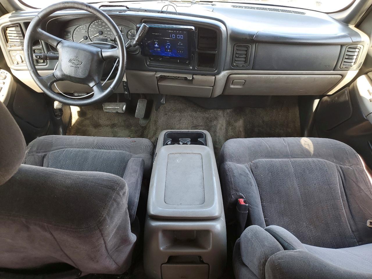 2002 CHEVROLET TAHOE C1500 — Фото 8 из 13