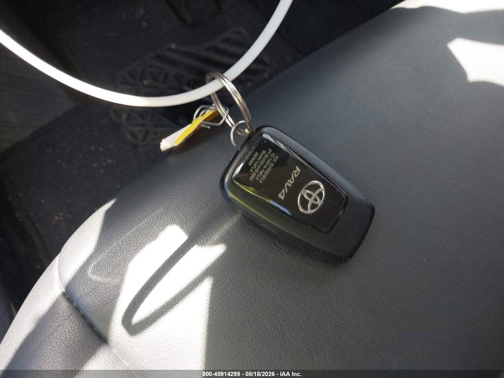 JTMB6RFV2PJ028577 2023 TOYOTA RAV4 HYBRID photo no. 11