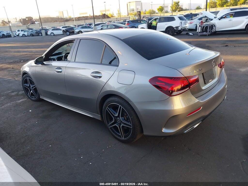 WDD3G4EB9KW017525 2019 MERCEDES-BENZ A 220 photo no. 3