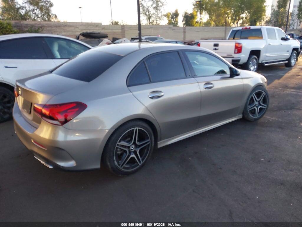 WDD3G4EB9KW017525 2019 MERCEDES-BENZ A 220 photo no. 4