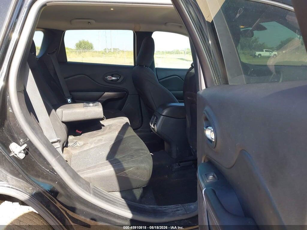 1C4PJLCB6KD479417 2019 JEEP CHEROKEE photo no. 8
