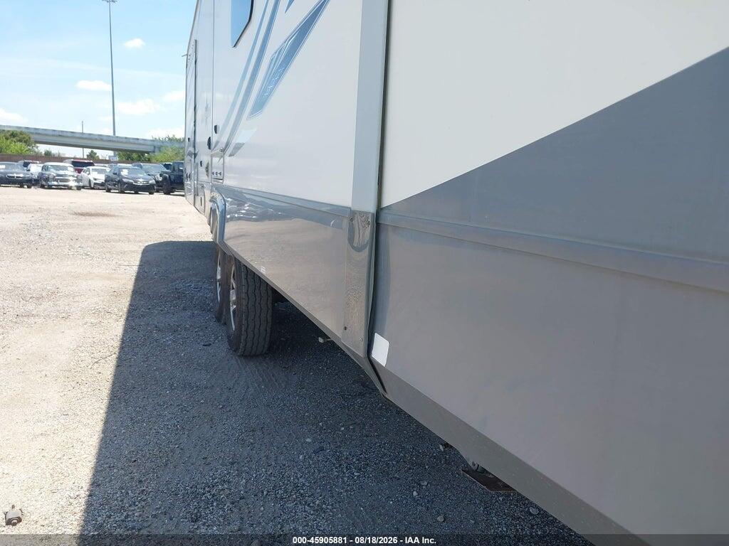58TBH0BT1K3YA3059 2019 HIGHLAND RIDGE RV SILVERSTAR photo no. 6