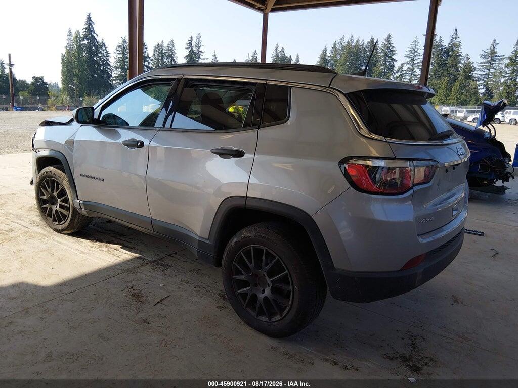 3C4NJDAB0KT849352 2019 JEEP COMPASS photo no. 3