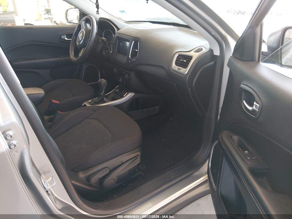 3C4NJDAB0KT849352 2019 JEEP COMPASS photo no. 5