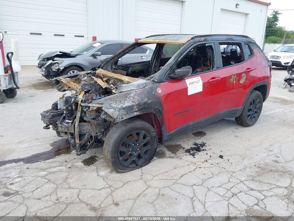 3C4NJDDB4KT667925 2019 JEEP COMPASS photo no. 2