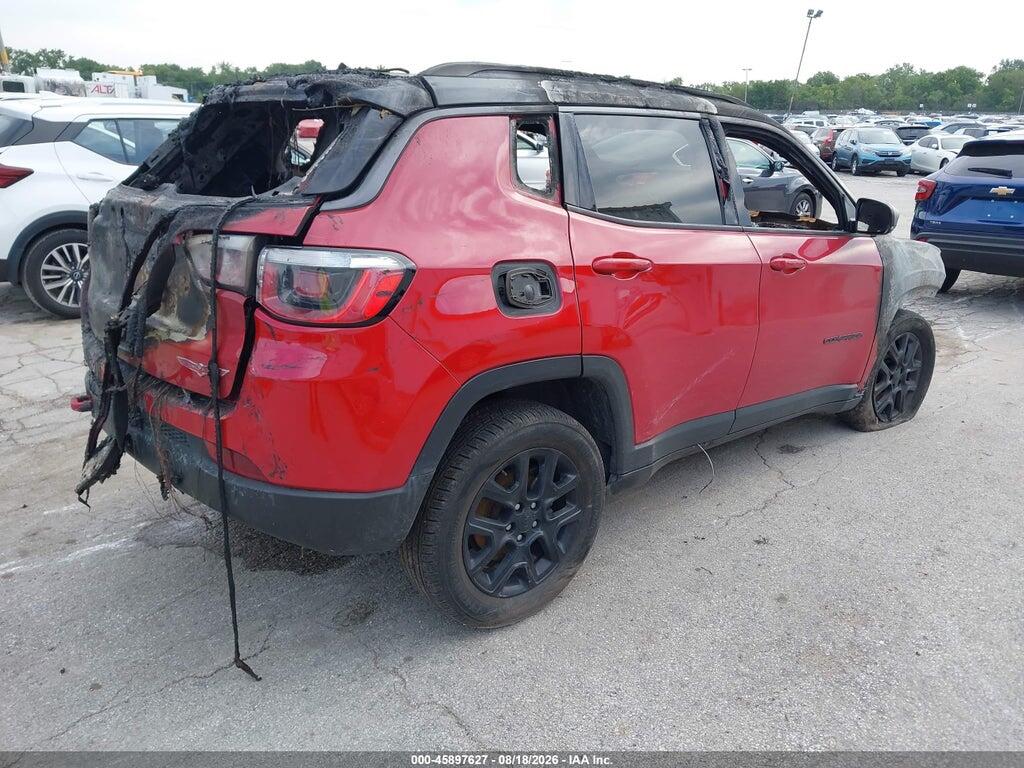 3C4NJDDB4KT667925 2019 JEEP COMPASS photo no. 4