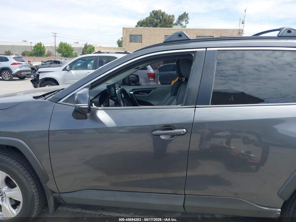 2T3W1RFV5KC025815 2019 TOYOTA RAV4 photo no. 6