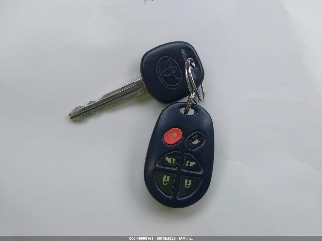 5TDKK3DCXES468475 2014 TOYOTA SIENNA photo no. 11
