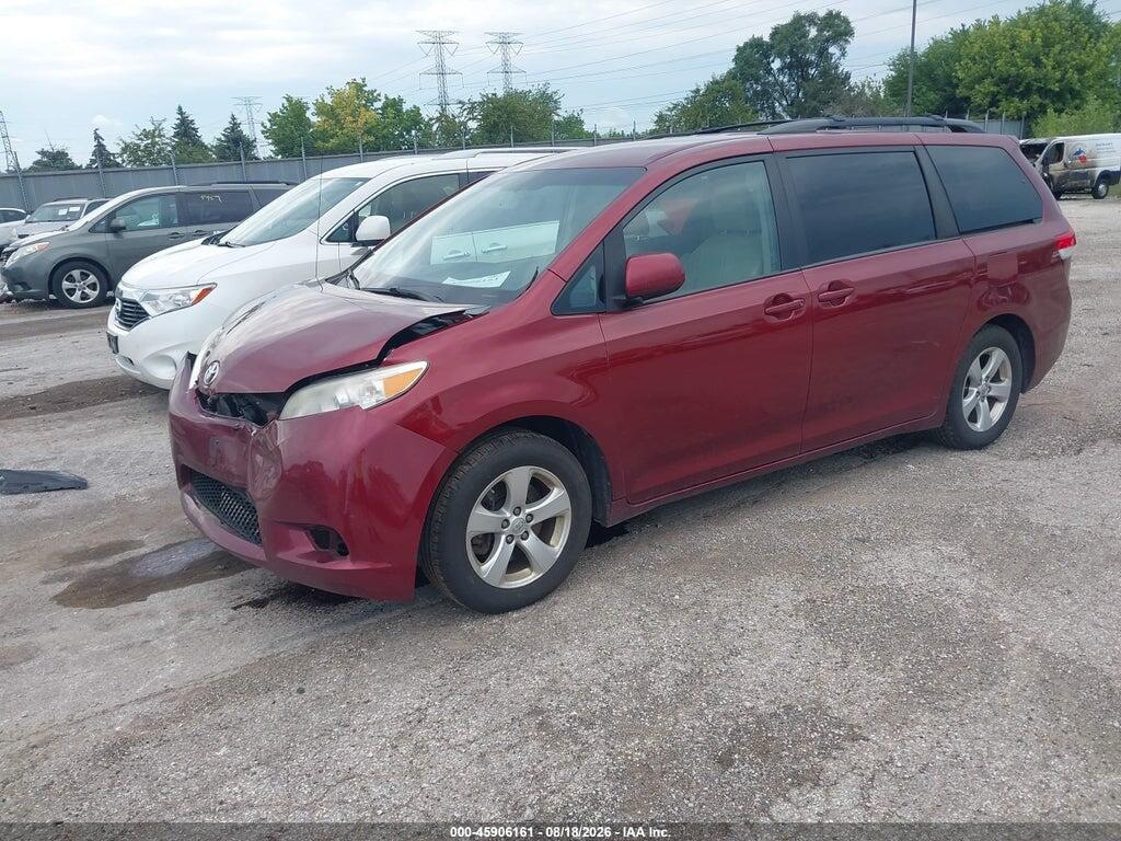 5TDKK3DCXES468475 2014 TOYOTA SIENNA photo no. 2