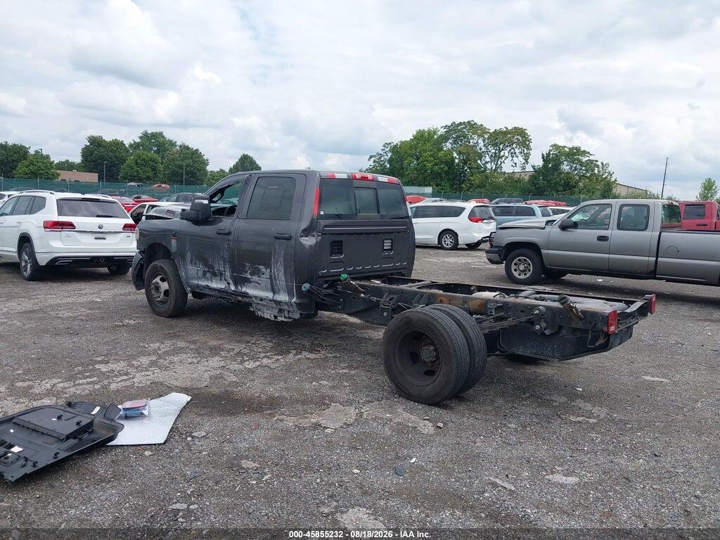 3C7WRSCLXPG560943 2023 RAM 3500 CHASSIS photo no. 3