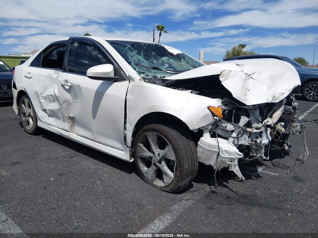 4T1BF1FK4EU453944 2014 TOYOTA CAMRY photo no. 1