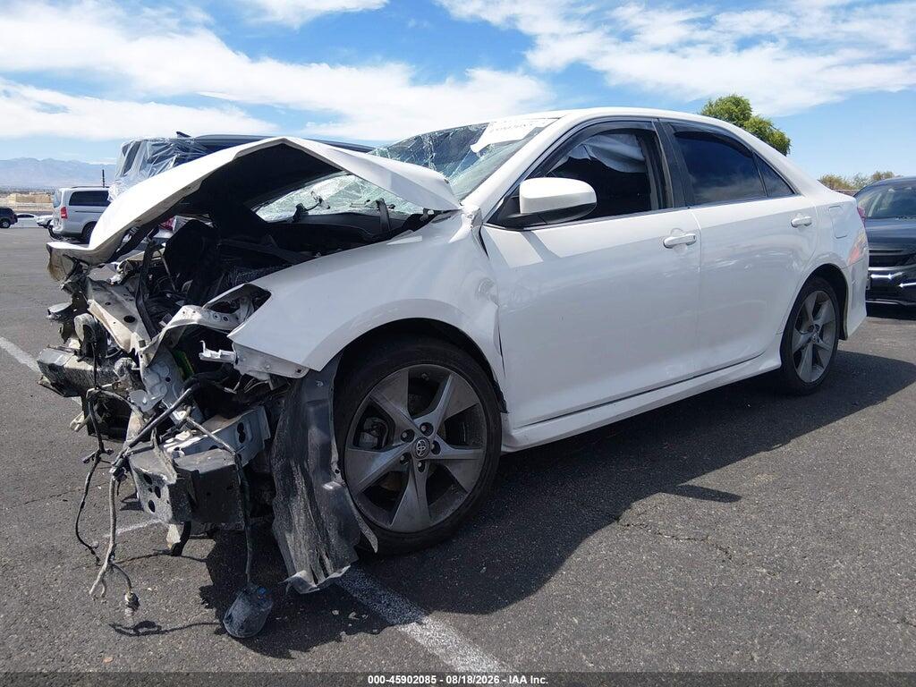 4T1BF1FK4EU453944 2014 TOYOTA CAMRY photo no. 2