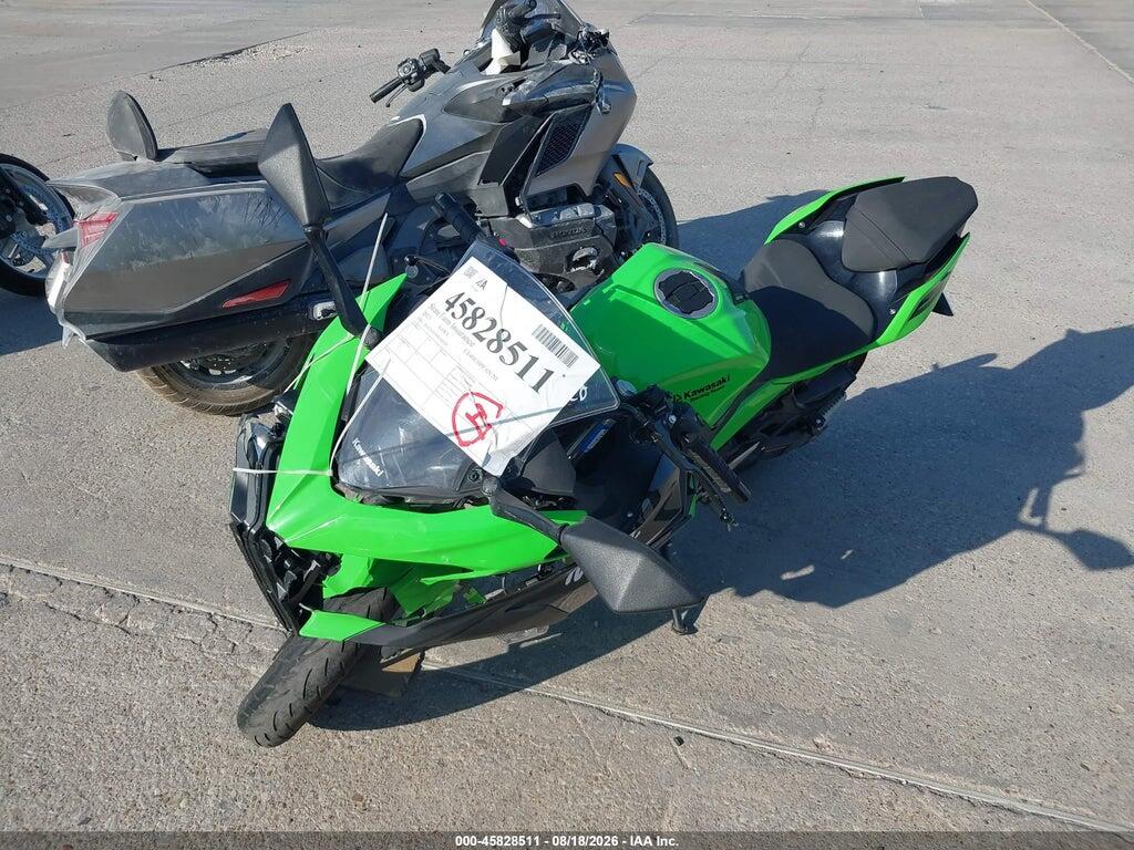 JKAEXKH11PDAM5426 2023 KAWASAKI EX400 photo no. 2