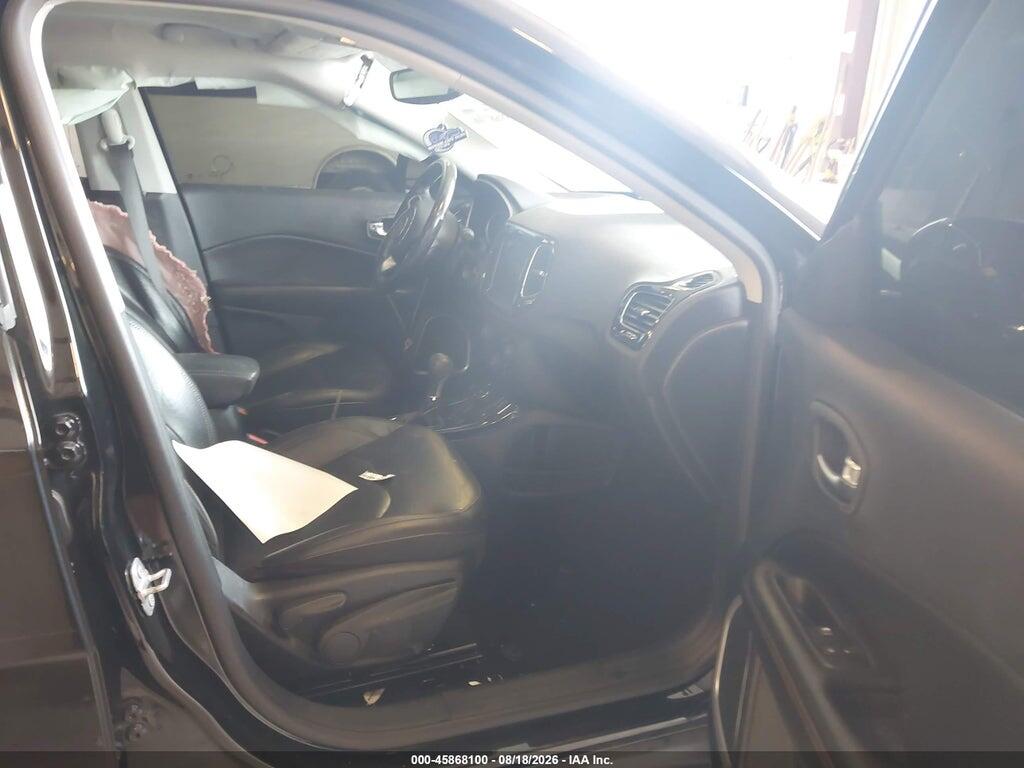 3C4NJDCB4KT651631 2019 JEEP COMPASS photo no. 5