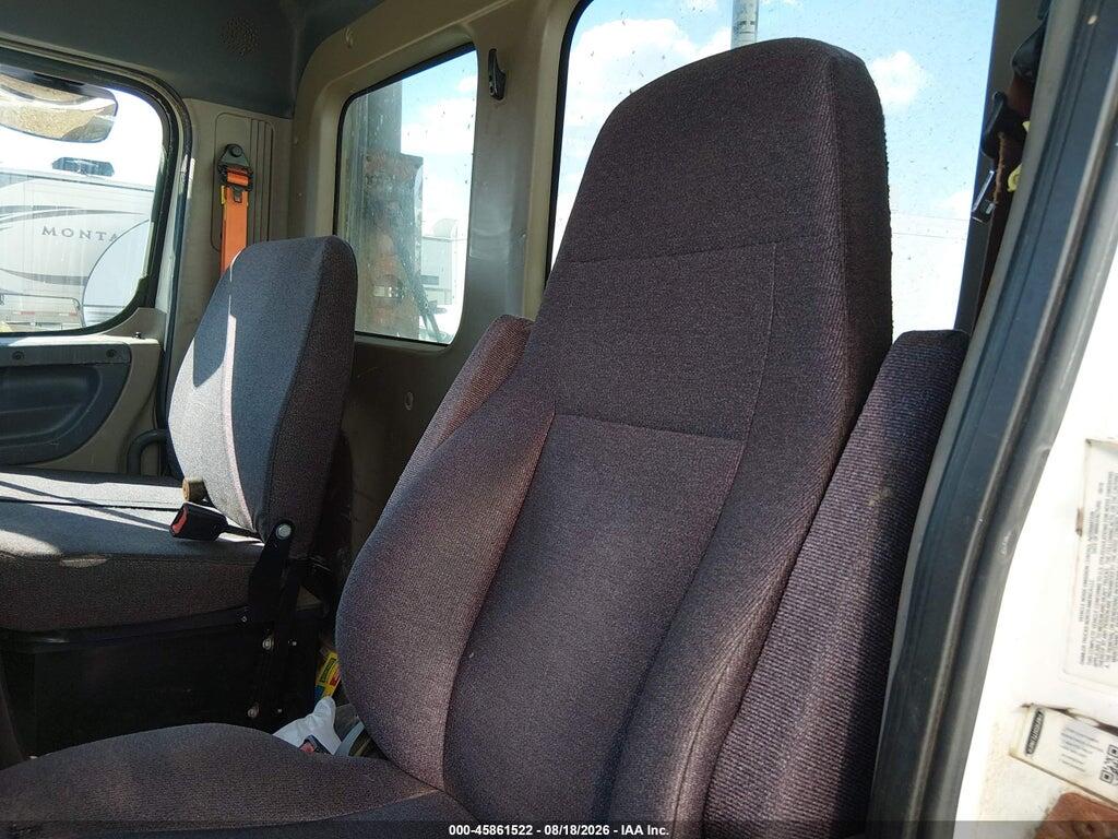 1FUJGEDR3KLKH4255 2019 FREIGHTLINER CASCADIA 125 photo no. 2