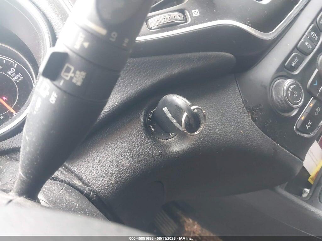 1C4PJLCB0KD285188 2019 JEEP CHEROKEE photo no. 11