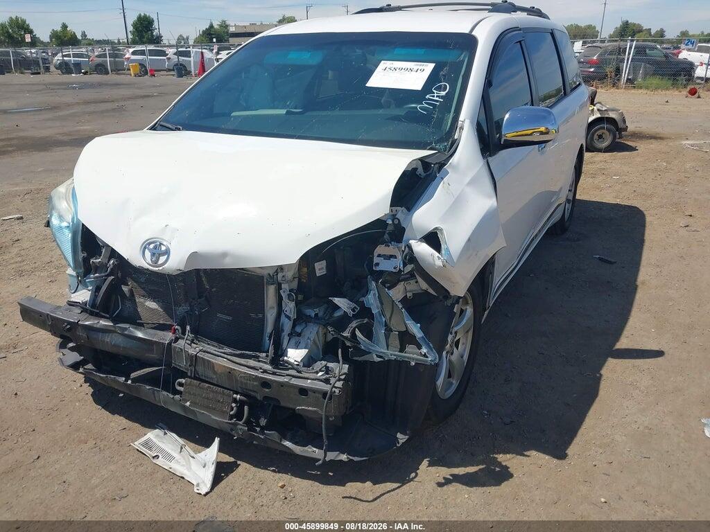 5TDKK3DC0FS670551 2015 TOYOTA SIENNA photo no. 2