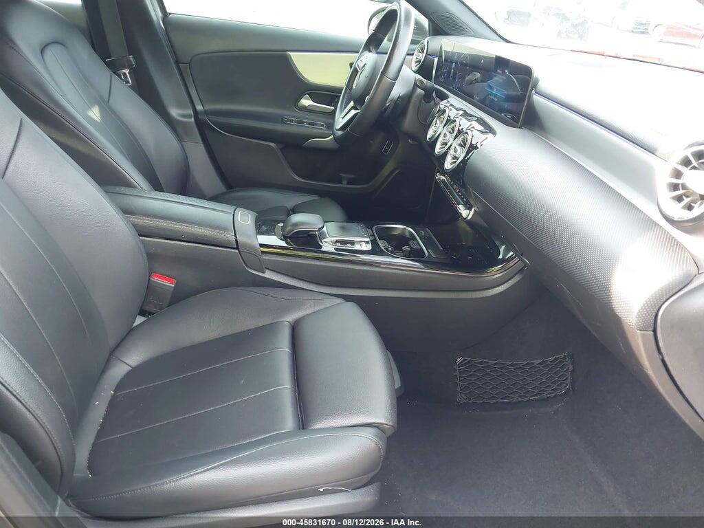 WDD3G4EB7KW014431 2019 MERCEDES-BENZ A 220 photo no. 5