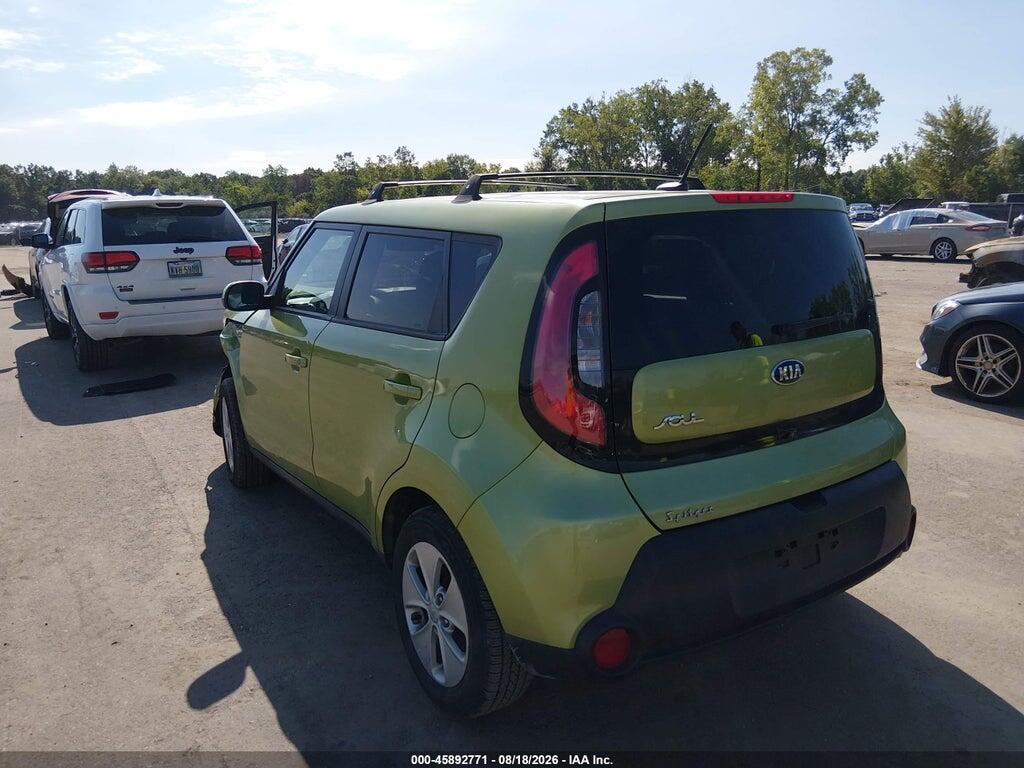 KNDJN2A24F7811026 2015 KIA SOUL photo no. 3