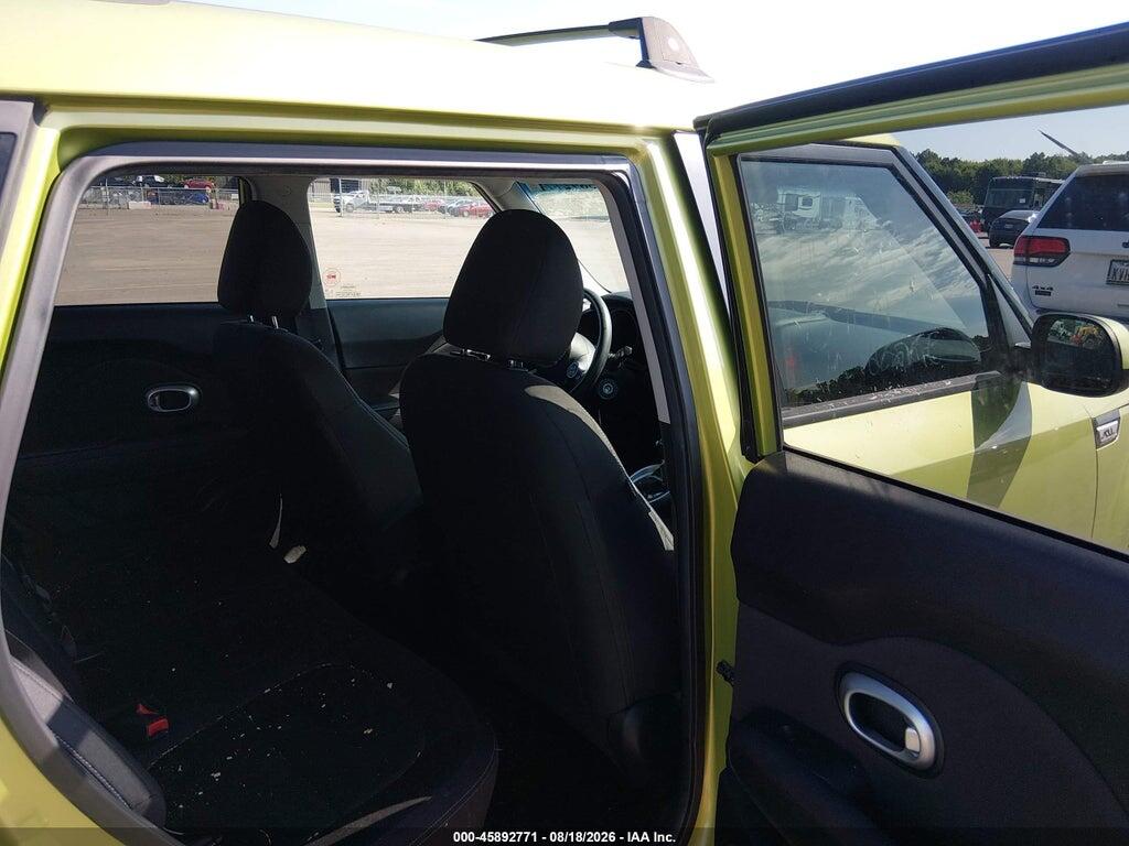 KNDJN2A24F7811026 2015 KIA SOUL photo no. 8