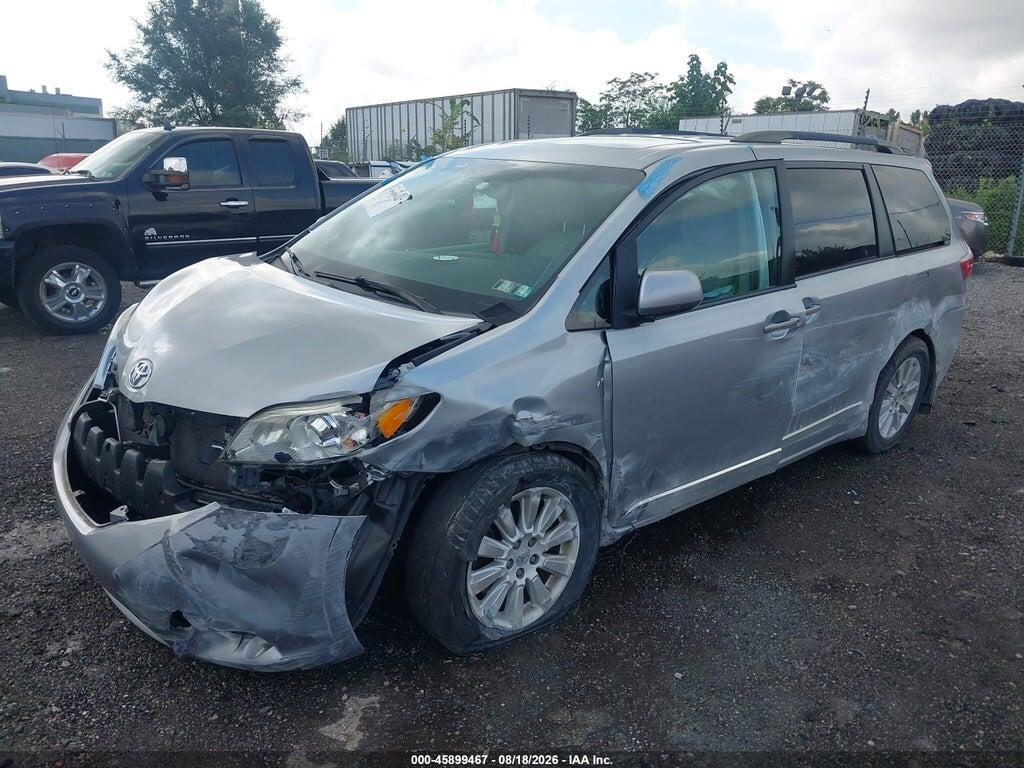 5TDDK3DCXGS136712 2016 TOYOTA SIENNA photo no. 2