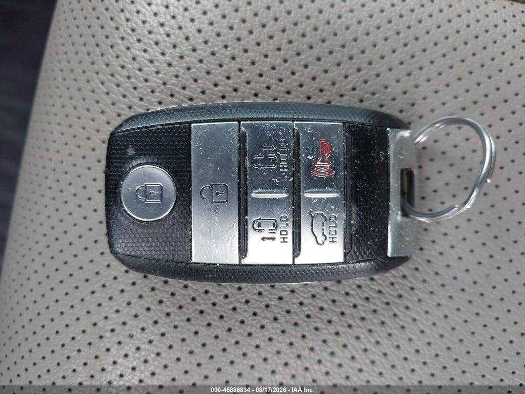 KNDMC5C13G6139217 2016 KIA SEDONA photo no. 11