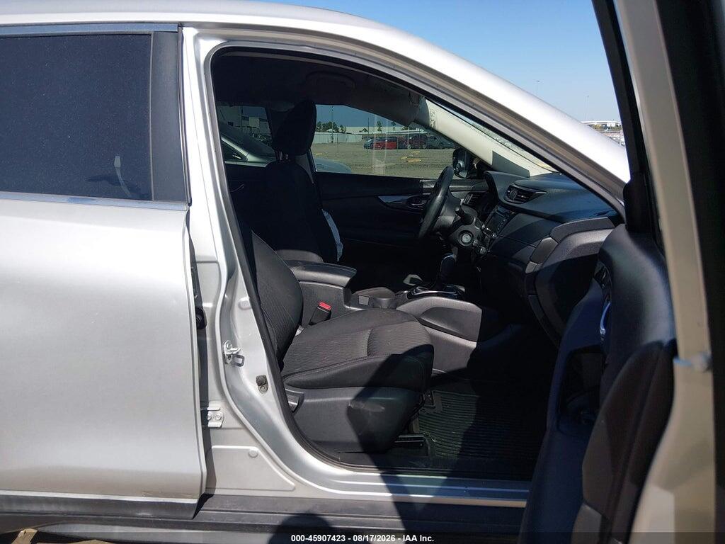 KNMAT2MT6JP570640 2018 NISSAN ROGUE photo no. 5