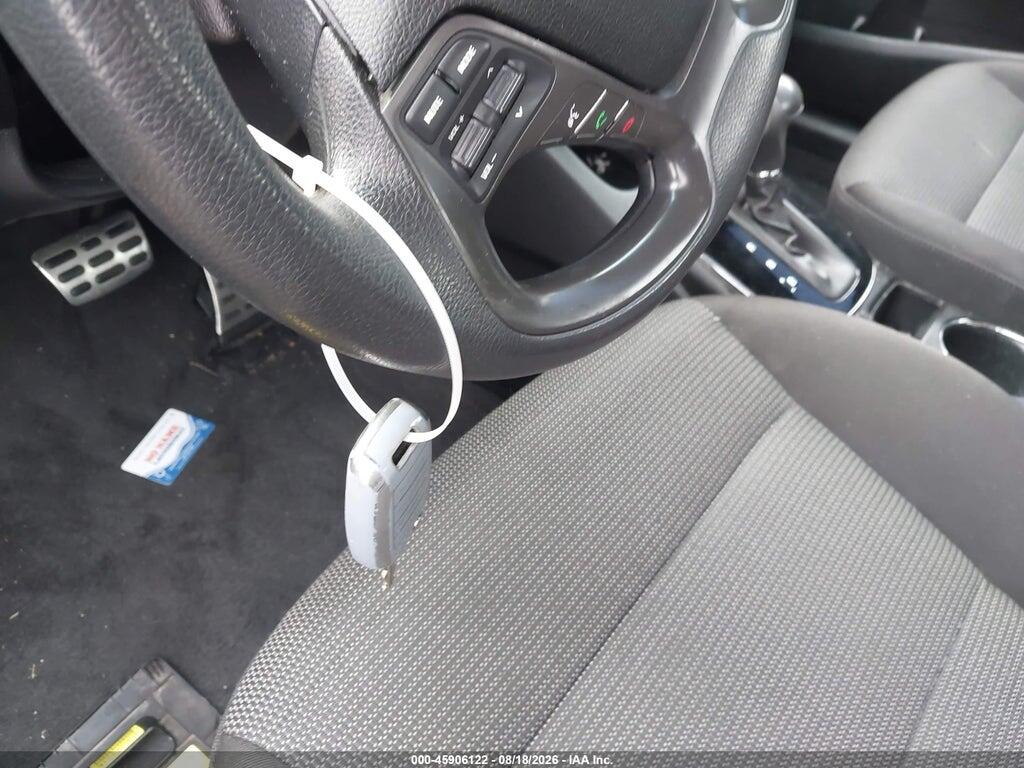3KPFK4A76JE222638 2018 KIA FORTE photo no. 11