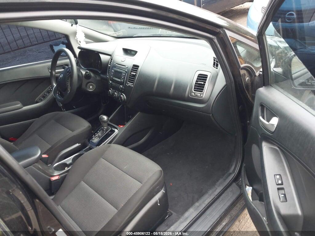 3KPFK4A76JE222638 2018 KIA FORTE photo no. 5