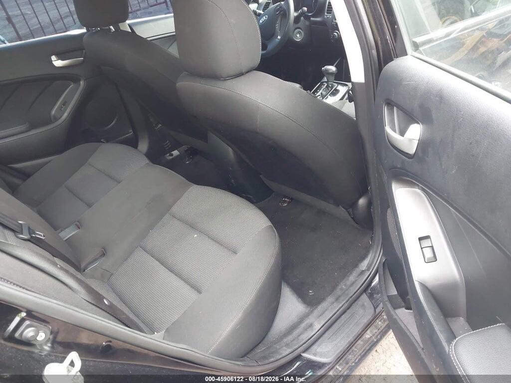 3KPFK4A76JE222638 2018 KIA FORTE photo no. 8