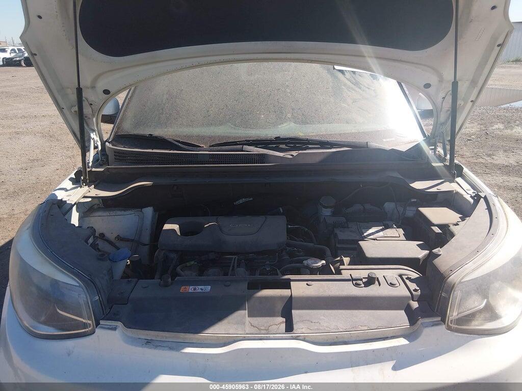 KNDJN2A2XJ7545620 2018 KIA SOUL photo no. 10