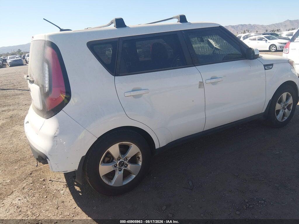 KNDJN2A2XJ7545620 2018 KIA SOUL photo no. 4