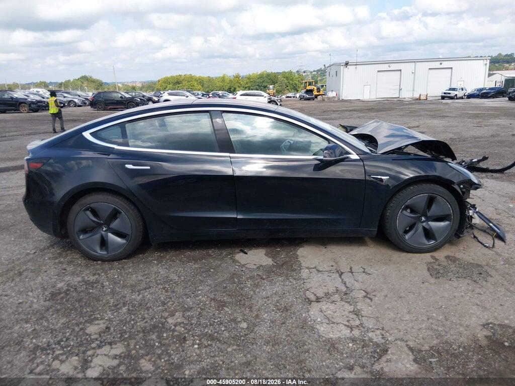 5YJ3E1EA1JF018709 2018 TESLA MODEL 3 photo no. 11
