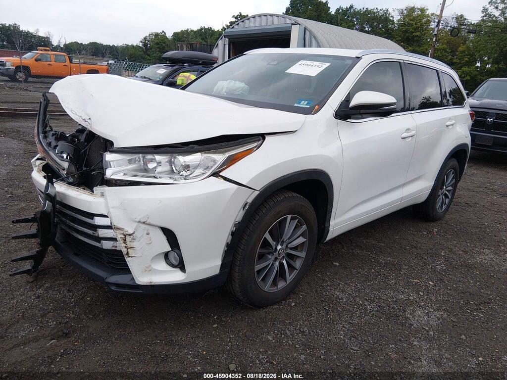 5TDKZRFH5JS267245 2018 TOYOTA HIGHLANDER photo no. 2