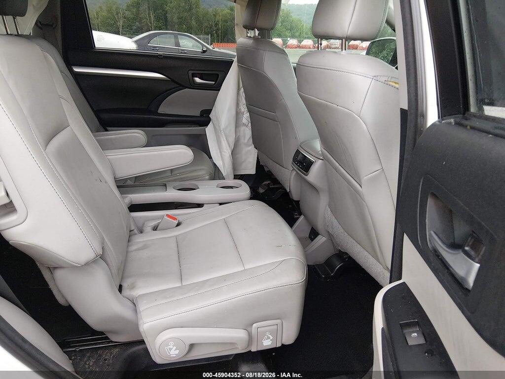 5TDKZRFH5JS267245 2018 TOYOTA HIGHLANDER photo no. 8