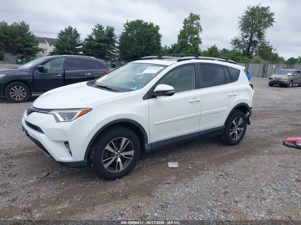 JTMRFREV7JD243121 2018 TOYOTA RAV4 photo no. 2