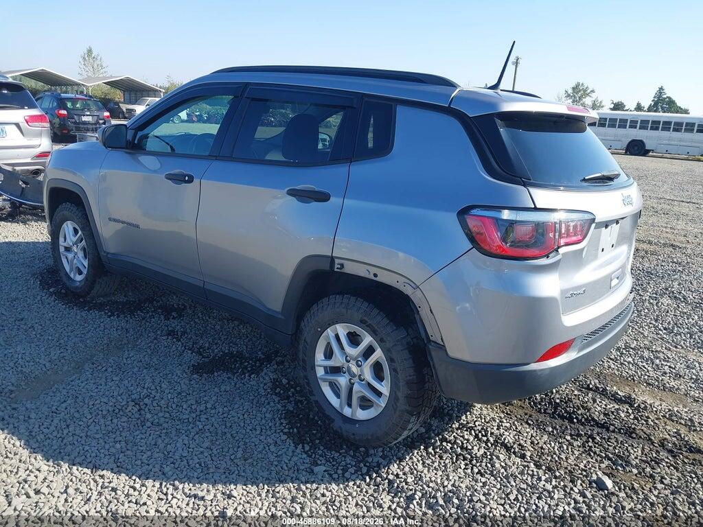 3C4NJDAB9JT132088 2018 JEEP COMPASS photo no. 3