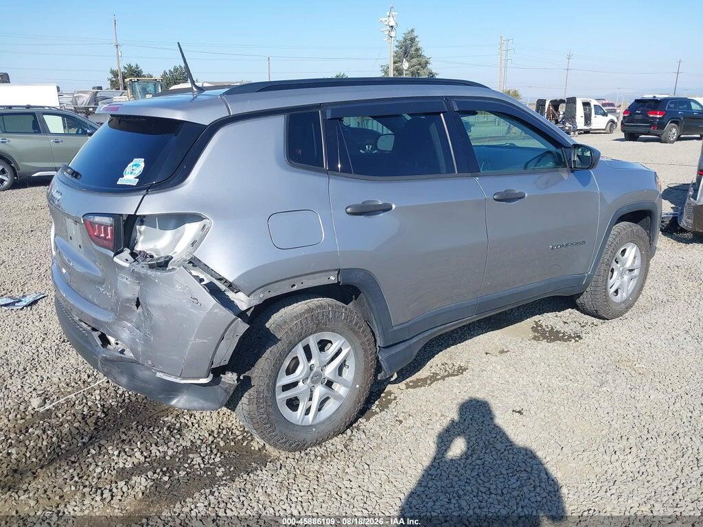 3C4NJDAB9JT132088 2018 JEEP COMPASS photo no. 4