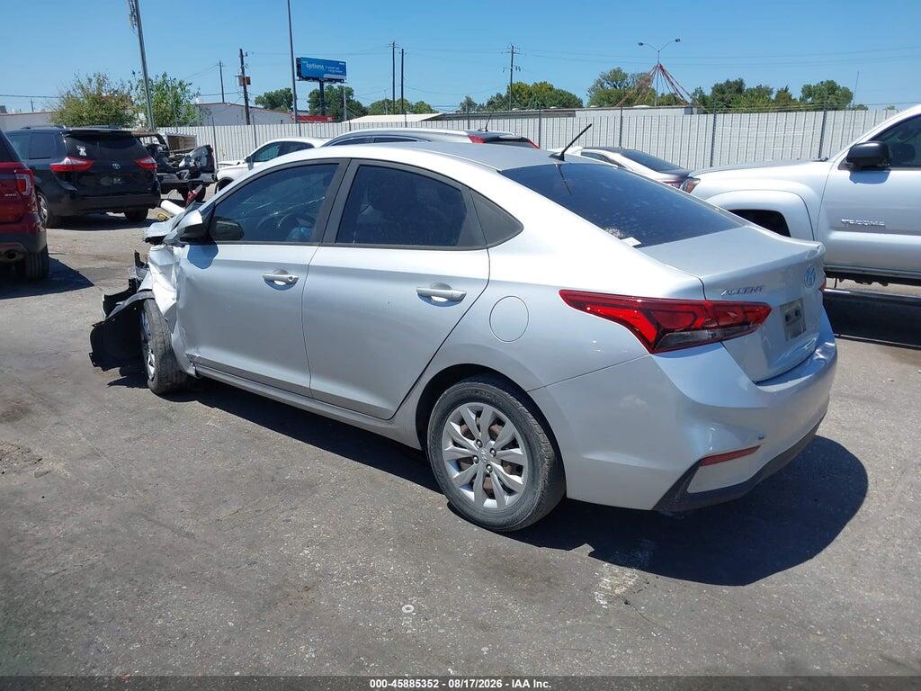 3KPC24A33JE009906 2018 HYUNDAI ACCENT photo no. 3