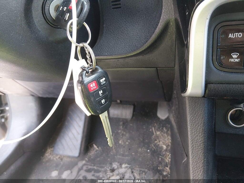 5YFBURHE2JP769110 2018 TOYOTA COROLLA photo no. 11