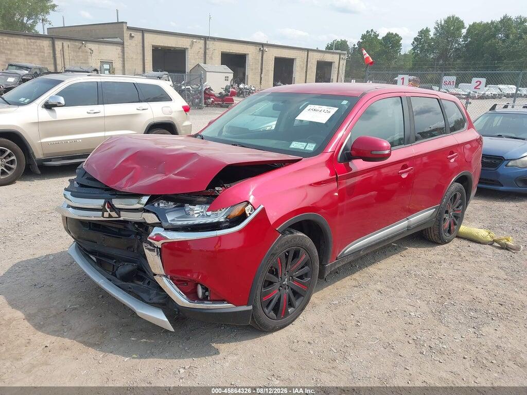 JA4AZ3A33JZ067865 2018 MITSUBISHI OUTLANDER photo no. 2